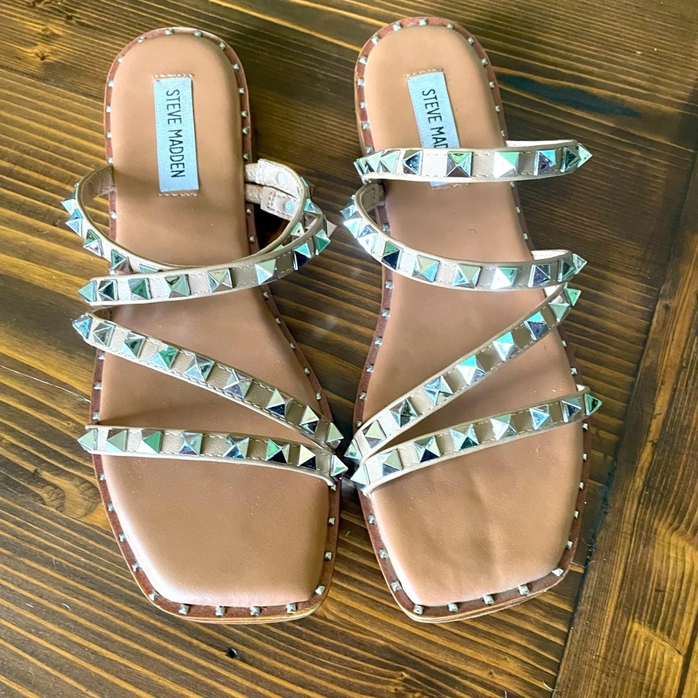 Steve Madden Studded sandals